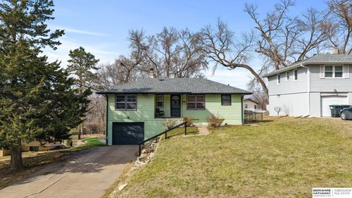 3702 Summit Street, Omaha, NE, 68112 | Card Image