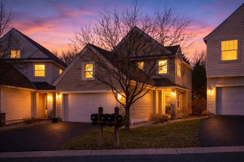 8789 N Bay Dr, Chanhassen, MN, 55317-7624 | Card Image