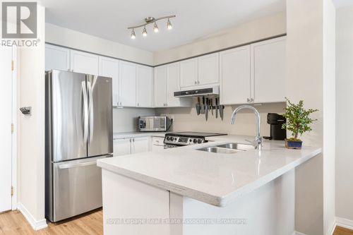 ph7-2565 Erin Centre Boulevard, Mississauga (Central Erin Mills), ON, L5M6Z8 | Card Image