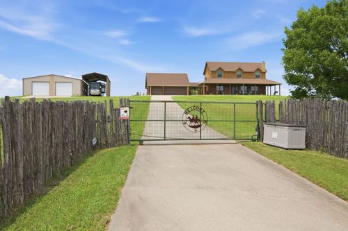 117 John Chisholm Rd, Weatherford, TX, 76087-3102 | Card Image