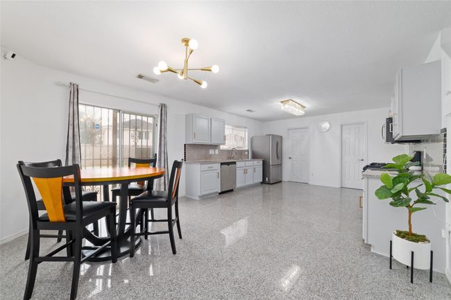 7930 Raven Creek Ln, House other with 3 bedrooms, 3 bathrooms and 2 parking in Cypress TX | Image 8