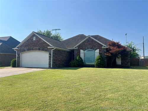613 Valhalla Dr, Muskogee, OK, 74403-8593 | Card Image