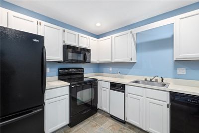 909 - 3524 West Shore Road, Condo with 1 bedrooms, 1 bathrooms and 2 parking in Warwick RI | Image 2