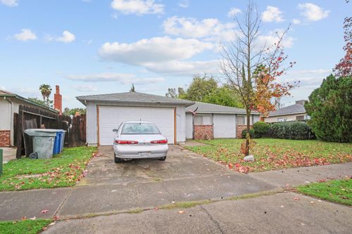 1375 Loughborough Dr, Merced, CA, 95348-1549 | Card Image