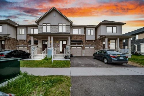 3 Capton St, Brantford, ON, N3T0X5 | Card Image