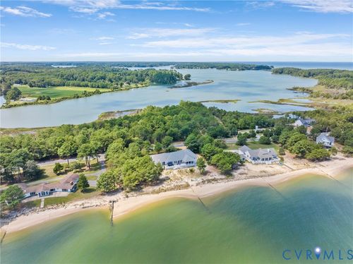 952 Tranquility Rd, Reedville, VA, 22539-3827 | Card Image