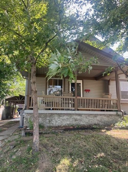 215 N 21st St, Kansas City, KS, 66102-4830 | Card Image