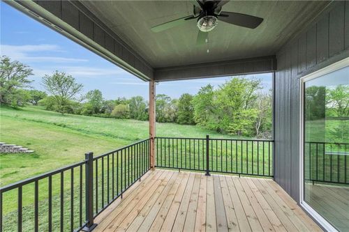 502 E Seventh St, Smithville, MO, 64089-5500 | Card Image