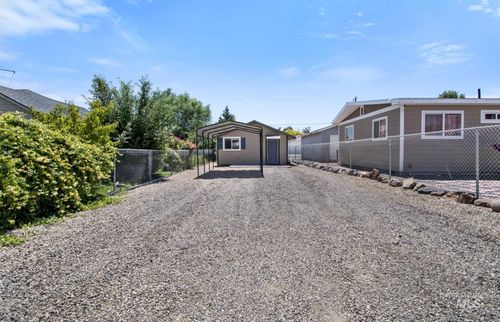 407 1st St N, Marsing, ID, 83639-5055 | Card Image