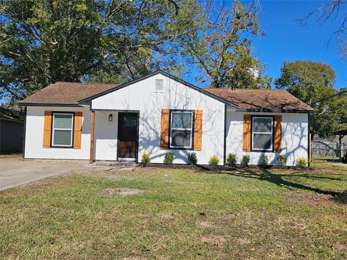 1005 Robinhood Ln, Angleton, TX, 77515-3527 | Card Image