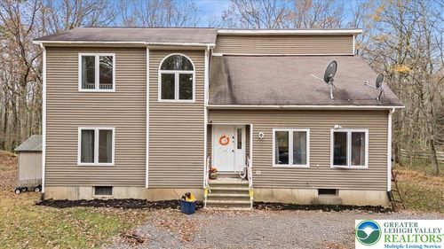 219 Mountain View Dr, Jim Thorpe, PA, 18229-9555 | Card Image