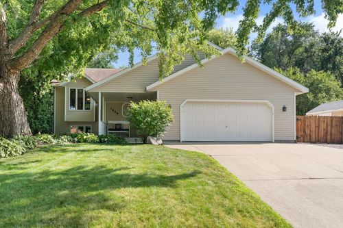 1939 Greenwood Dr, Owatonna, MN, 55060-1367 | Card Image