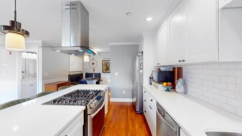 202-7 Mount Hope Ave, Providence, RI, 02906-6600 | Card Image
