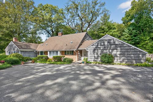 135 Piping Rock Rd, Locust Valley, NY, 11560-2508 | Card Image