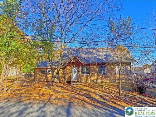 751 W Pennsylvania Ave, Pen Argyl, PA, 18072-2014 | Card Image