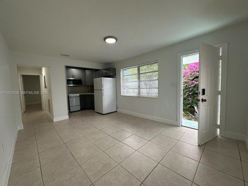 a-2550 Sw 9th St, MIAMI, FL, 33135-4833 | Card Image