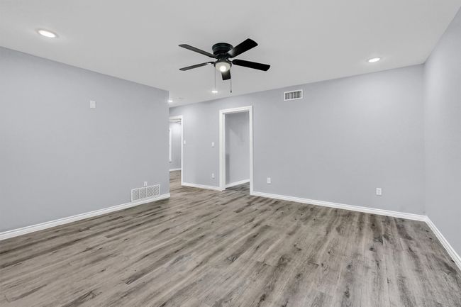 110 W Moore St, House other with 2 bedrooms, 2 bathrooms and null parking in Sherman TX | Image 6