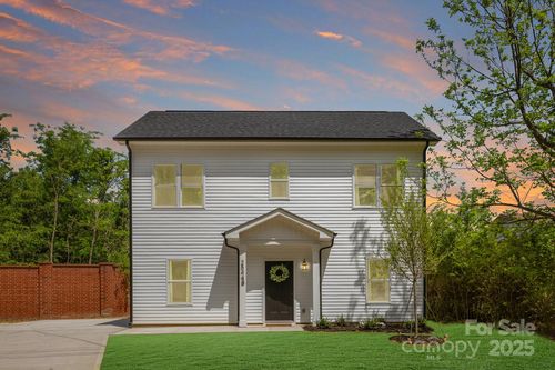 2544 Pinestream Dr, Charlotte, NC, 28216-4348 | Card Image