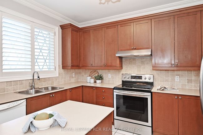 9 Deerhorn Cres, House other with 4 bedrooms, 3 bathrooms and 6 parking in Aurora ON | Image 17