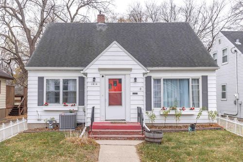 1414 10th Ave S, Fargo, ND, 58103-3010 | Card Image