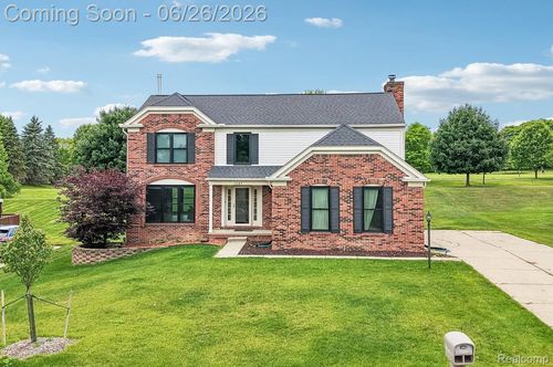 1687 Grandview Dr, Rochester Hills, MI, 48306-3129 | Card Image