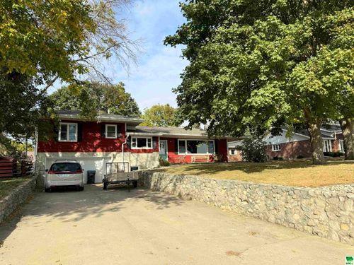 15 Vista Dr., Storm Lake, IA, 50588 | Card Image