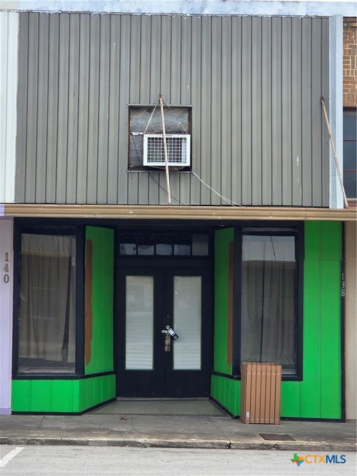 140 E Main Street, Yorktown, TX, 78164 | Card Image