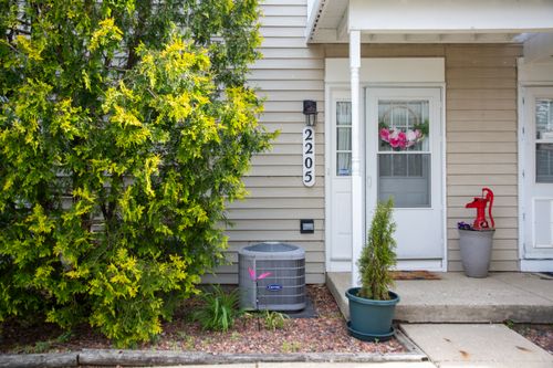 2205-2205 Colorado Ave, Elgin, IL, 60123-2526 | Card Image