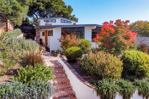 831 Arlington Pl, Del Rey Oaks, CA, 93940-5607 | Card Image