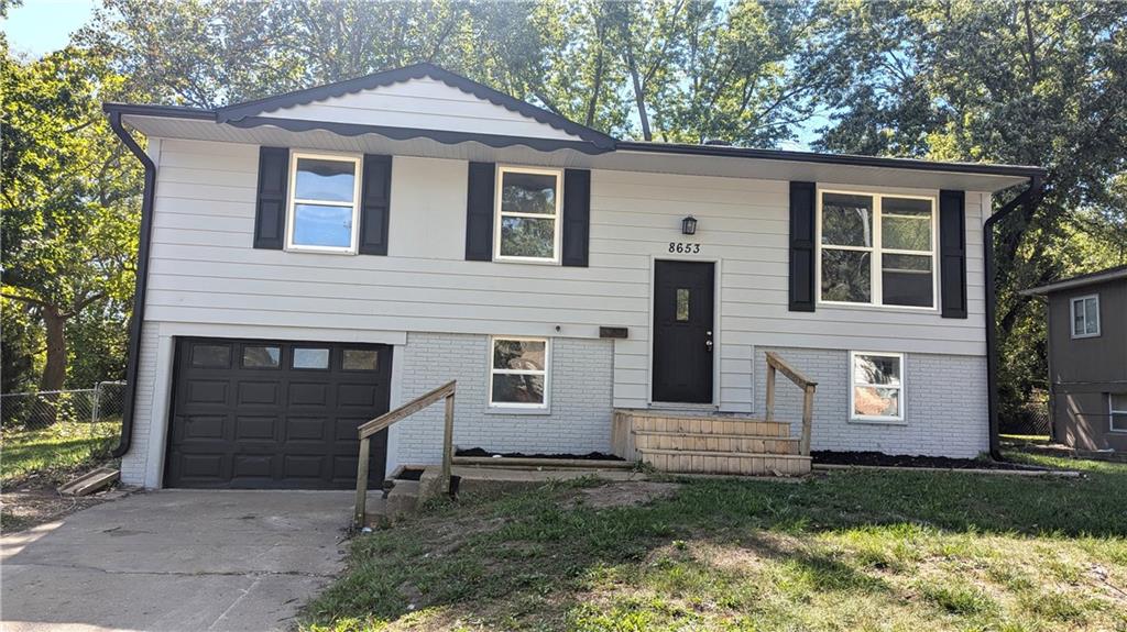 97th Ter, Kansas City, MO 64134