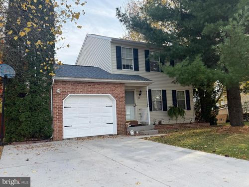 21 Abbotts Dr, ABBOTTSTOWN, PA, 17301-9615 | Card Image