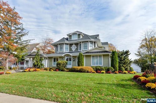 145 Prospect St, Ridgewood, NJ, 07450-4493 | Card Image