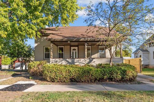 110 W 17th Avenue, OSHKOSH, WI, 54902 | Card Image