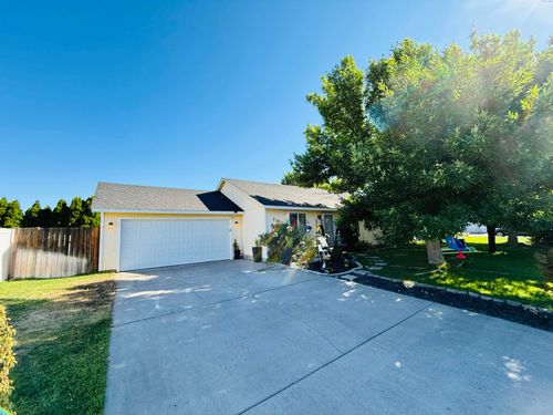 4780 Thrush Ln, West Richland, WA, 99353-5727 | Card Image