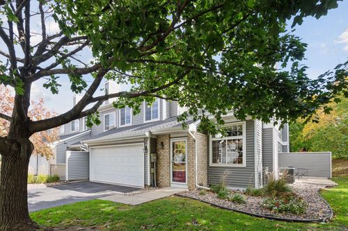 513 Mission Hills Way W, Chanhassen, MN, 55317-7700 | Card Image