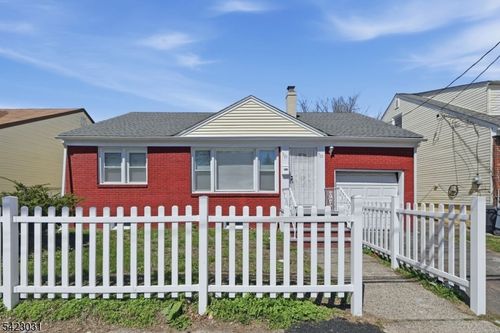 325 Schley St, Newark, NJ, 07112-1009 | Card Image