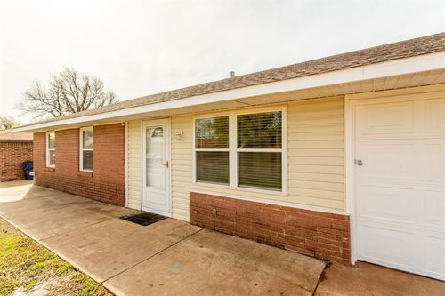 605 Highland Dr, Waukomis, OK, 73773-9522 | Card Image