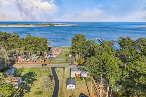 617 Dandy Loop Rd, Yorktown, VA, 23692-4520 | Card Image