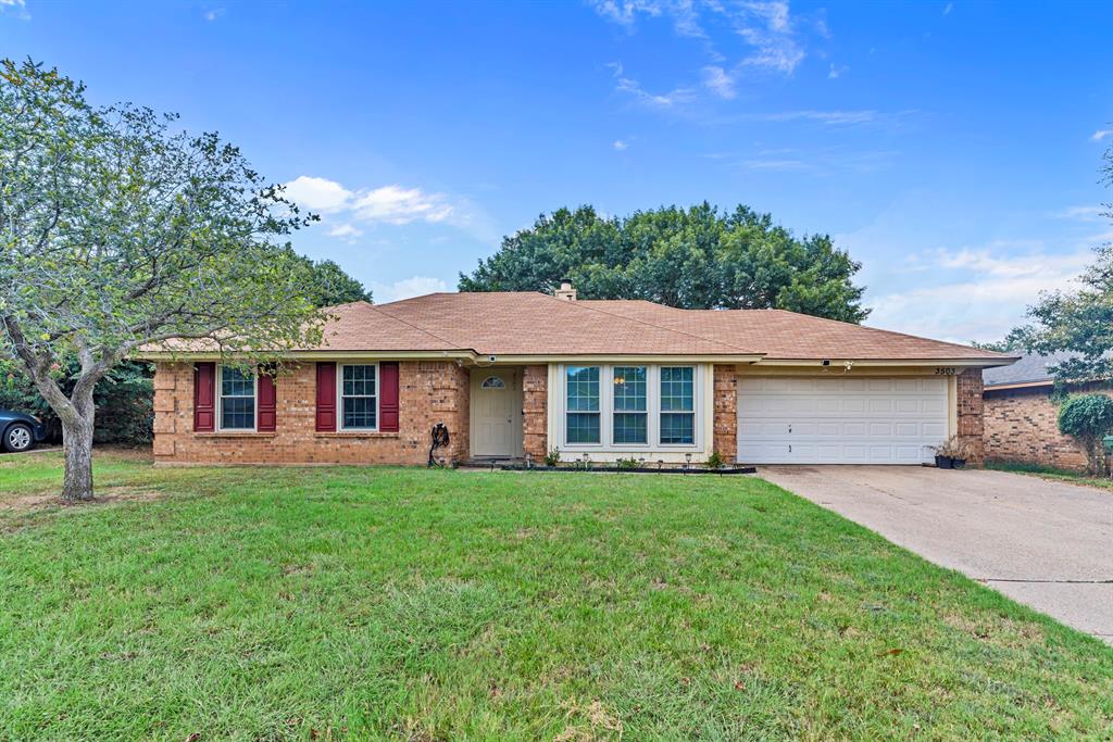 Wentworth Dr, Arlington, TX 76001