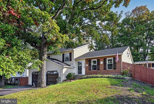8753 Country Ln, MANASSAS, VA, 20110-3825 | Card Image