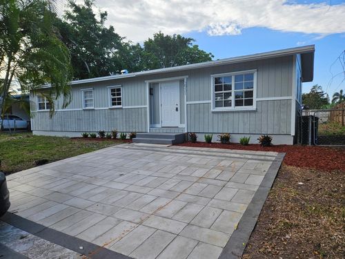 3931 Kewanee Rd, Lantana, FL, 33462-2215 | Card Image