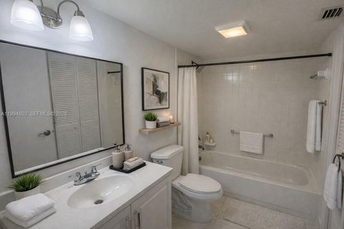 304q-1400 Sw 124th Ter, Pembroke Pines, FL, 33027-4031 | Card Image