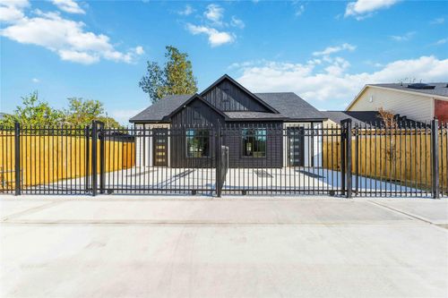 b-7109 Conley St, Houston, TX, 77021-5801 | Card Image