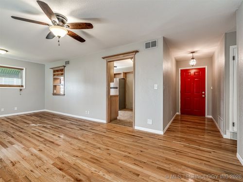 4777 Dartmouth Dr, Bartlesville, OK, 74006-8611 | Card Image