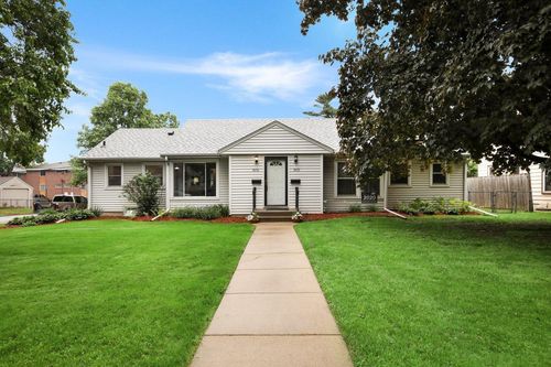 3652 Hubbard Ave N, Robbinsdale, MN, 55422-2124 | Card Image