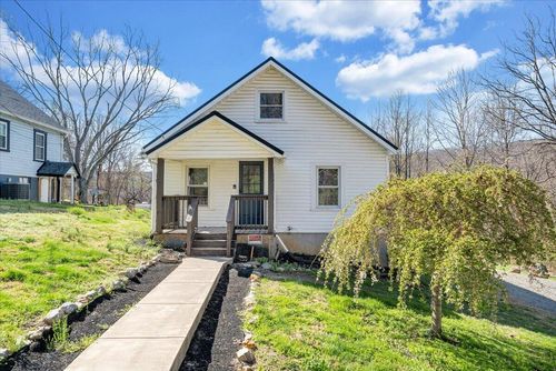 105 Mamie Ave, Rocky Mount, VA, 24151-1029 | Card Image