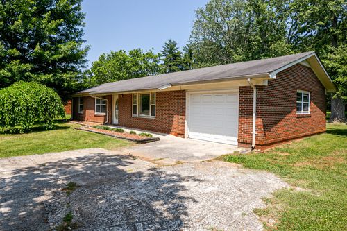 302 Falla St, Mc Minnville, TN, 37110-1216 | Card Image
