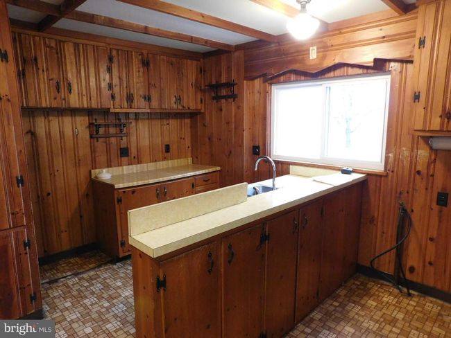 824 E Freedom Ave, House other with 3 bedrooms, 1 bathrooms and null parking in BURNHAM PA | Image 4