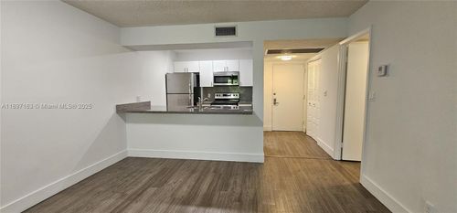 apt-540-8100 Geneva Ct, Doral, FL, 33166-7770 | Card Image