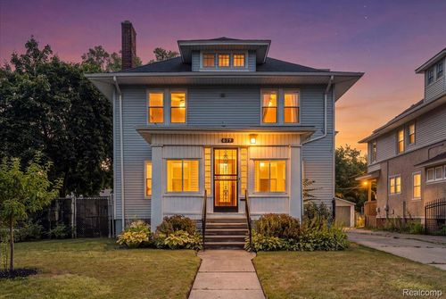 879 Lawrence St, Detroit, MI, 48202-1018 | Card Image